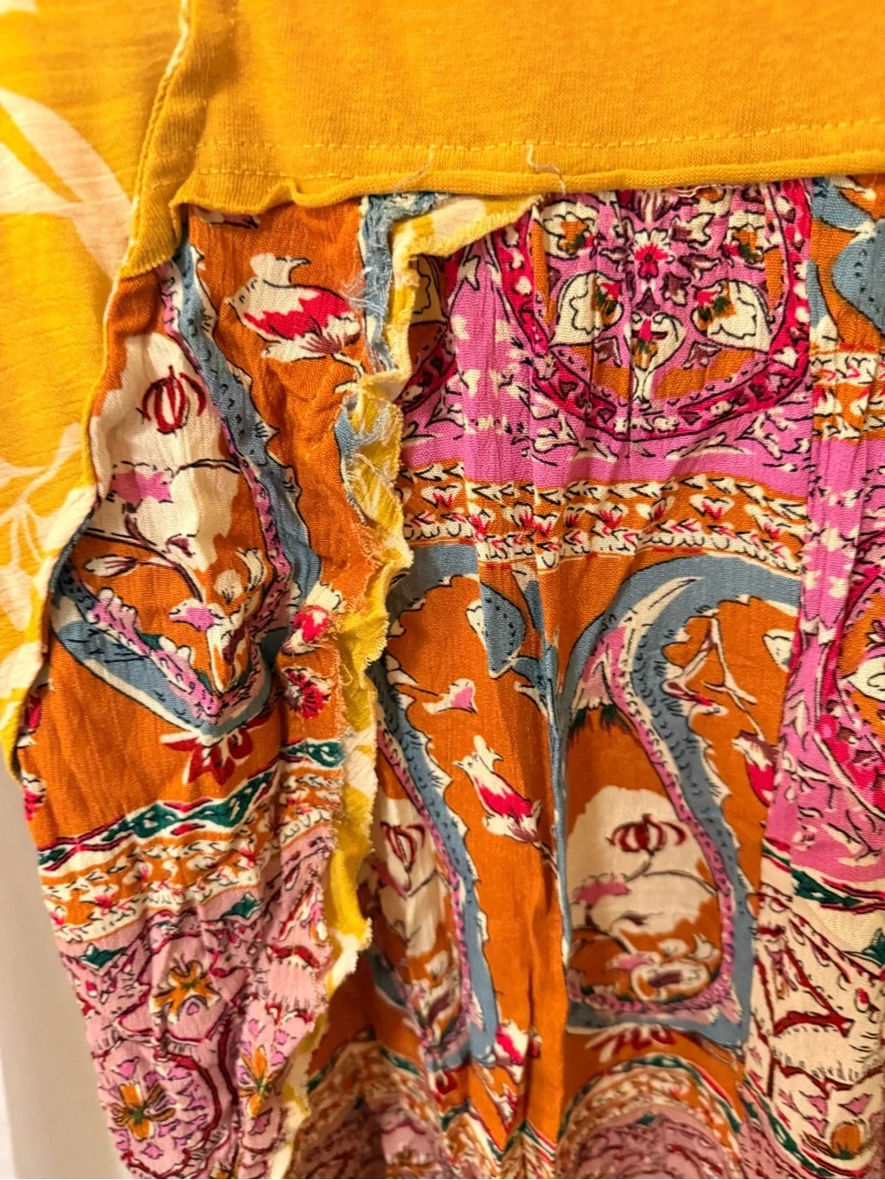 Umgee Women’s Size large Mustard Yellow Mixed-Print Women’s top - Picture 4 of 7